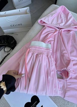 Велюровый спортивный костюм