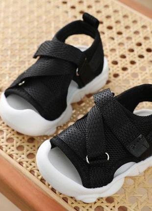 Дитячі сандалі. розмір 15. устілки 12.