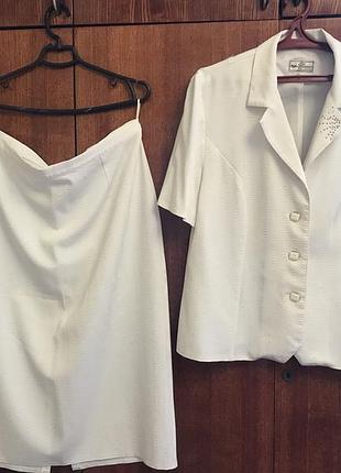 Гарний костюм, юбка та кофтинка, білий, 48 розмір, дуже класно сидить на тілі
