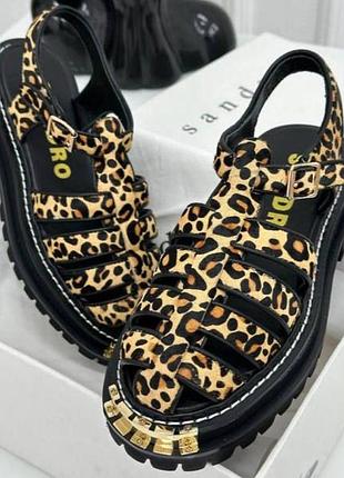 Сандалі sandro
