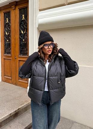 Жіноча стильна демісезонна куртка