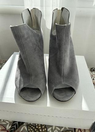 Туфлі жіночі