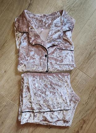 Мраморно-велюровый костюм или пижама, р м цена 500