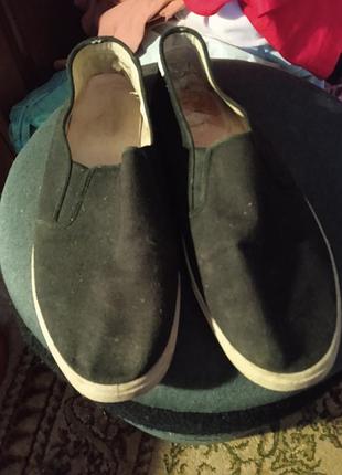 Продам чоловічі кросівки