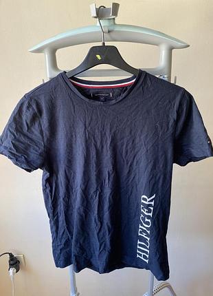 Темно-синя футболка tommy hilfiger