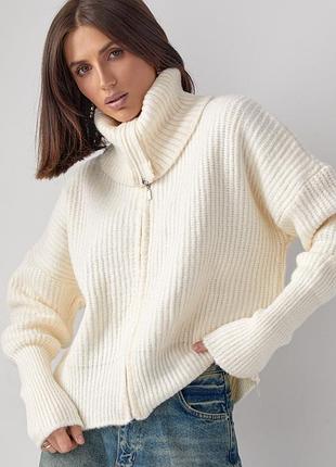 Светр жіночий на блискавці з високим коміром теплий в'язаний кардиган з високою горловиною молочний