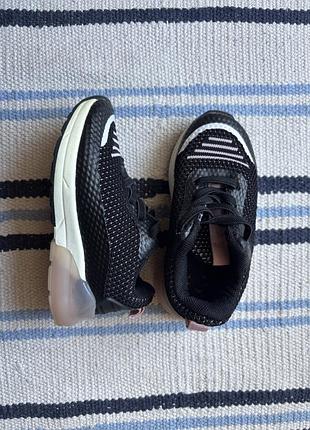 Кроссовки детские