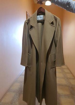 Пальто maxmara італійський бренд розмір 44( l)  цвет бежевий , кашемір 100%