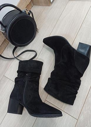 Шкіряні замшеві чоботи "казаки" або "ковбойки", clarks