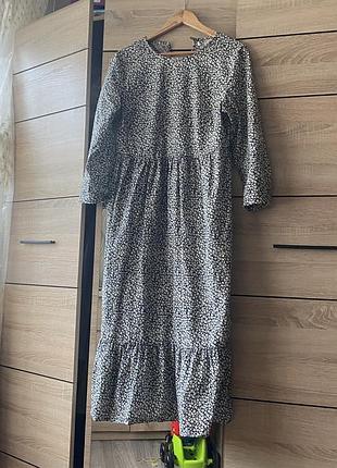 Довга натуральна сукня