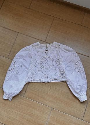 Вкорочена блуза білого кольору з бавовни від h&m розмір xs-s