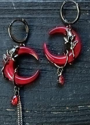 Готические серьги "кровавый месяц"