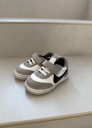 Кросівки для хлопчика 22 розмір