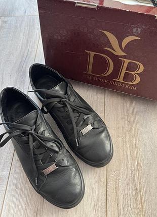 Жіночі шкіряні кеди/ кросівки