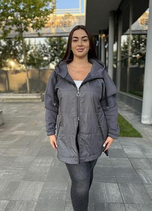 Осенняя куртка с трикотажными рукавами и капюшоном