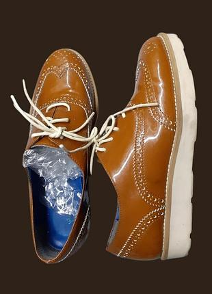 Шкіряні туфлі брогі keys італія