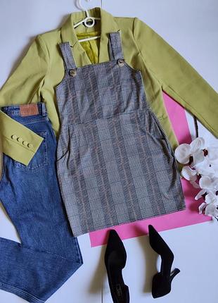 Модное платье в клетку на бретельках 🩷