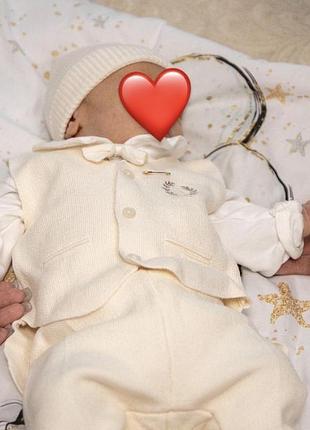 Костюмчик на виписку або хрестини