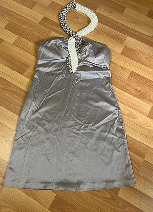 Праздничное платье с жемчужинами размер 40 -42