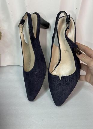 Шикарные синие аккуратные босоножки в узор