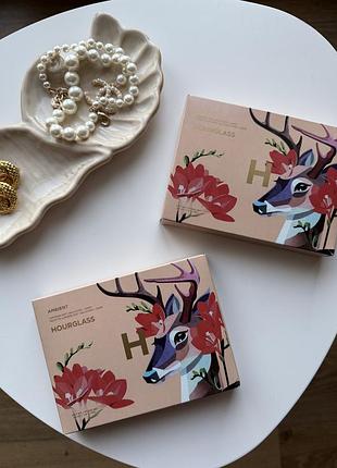 Палетка для обличчя hourglass deer. лімітка