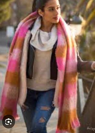 Шарф із м'якої тканини з матовою обробкою. бренду  h&m