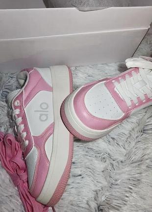 Низкие розовые белые кроссовки кросівки alo yoga оригинал 35 р