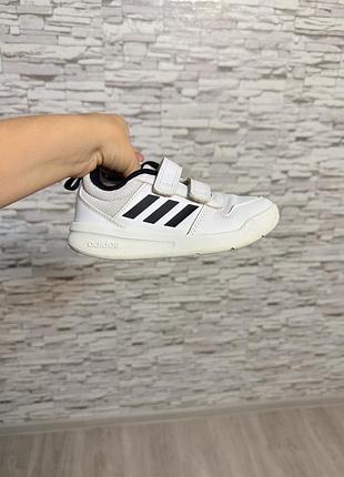 Кросівки adidas 28р.