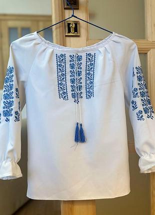 Дитяча вишиванка для дівчинки