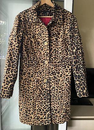 Тренч плащ.прямого крою. на ґудзиках,з карманами. модний леопардовий прінт розмір 38/m/46 40/l/48