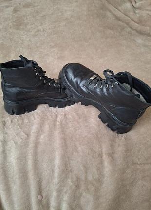 Продам осенние женские сапоги