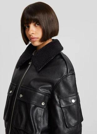 Шкіряна куртка bershka