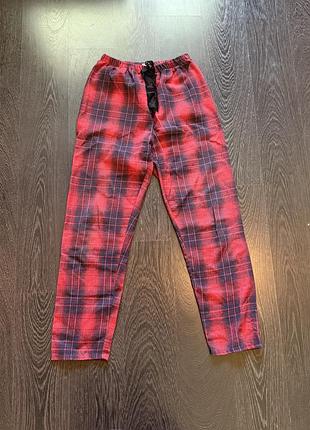 Червоні штани в клітинку з мереживним бантиком
