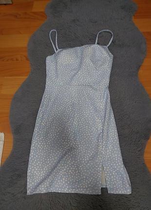 Платье с чашечками голубого цвета