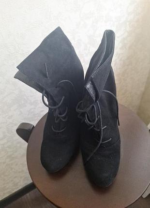 Ботільони замшеві,внутрі байка,в гарному стані