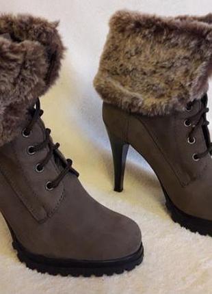 Шкіряні черевики ботильйони фірми bata vera pelle p. 38 устілка 24,5 см