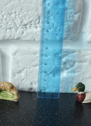 Мініатюрна керамічна фігурка леопарда з колекції wade whimsies. англія і керамічна качка.