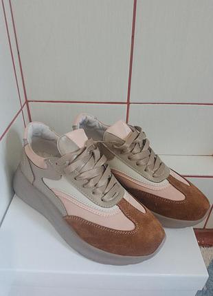 Кроссовки натуральная кожа 39р.