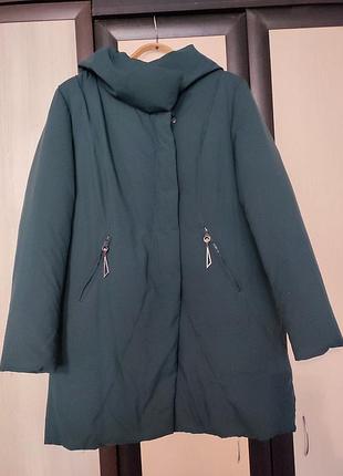 Пальто зимнее с капюшоном
