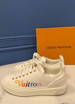 Кросівки lv