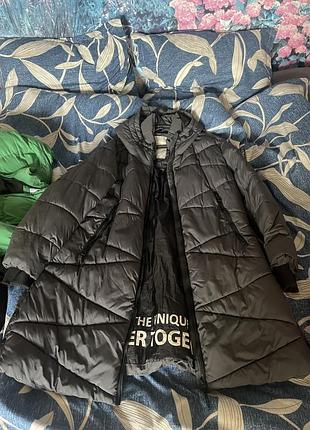 Куртка довга, купувала за кордоном