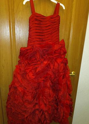 Платье нарядное на девочку