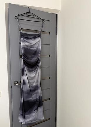 Сукня максі в сірому кольорі