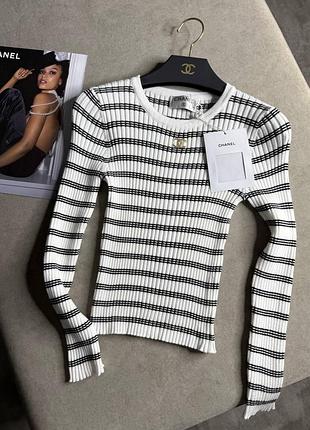 Лонгслив кофта в полоску черно-белый облегающий