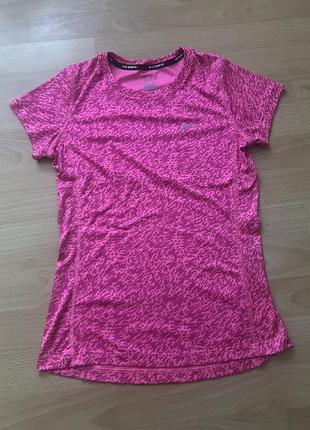 Новенька футболка для спорту