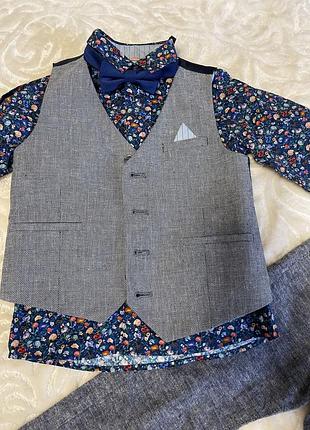 Костюм святковий  4-5 next