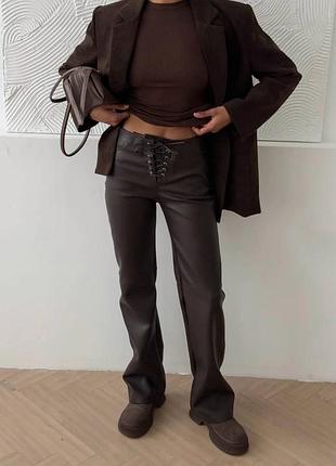 Трендові штани з екошкіри на високій посадці із шнурівкою