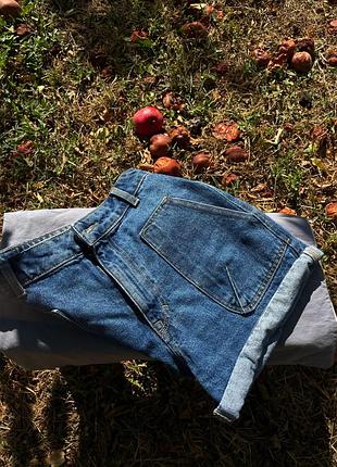 Шорти джинс, дуже якісні. двічі вдягнула)