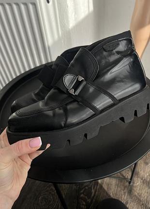 Черевики на тракторній підошві