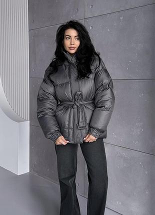 Неймовірний пуховик з поясом сірого кольору до -20